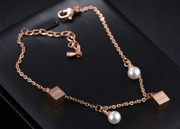 Réz színű acél karkötő - gyöngyök, fényes négyzet 