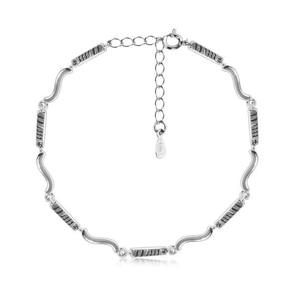 925 ezüst karkötő, csillogó hullámok és téglalap alakú gravírozott elemek