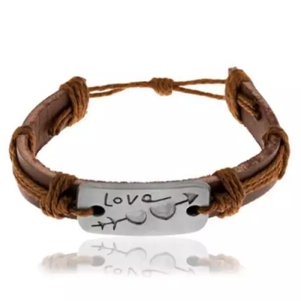 Barna bőr karkötő zsinórral, téglalap faragott szívekkel, LOVE felirat