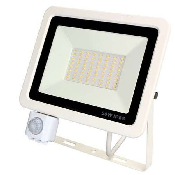 LED reflektor 50W mozgásérzékelővel KözépFehér 4000K IP65 5000lumen 2év garancia