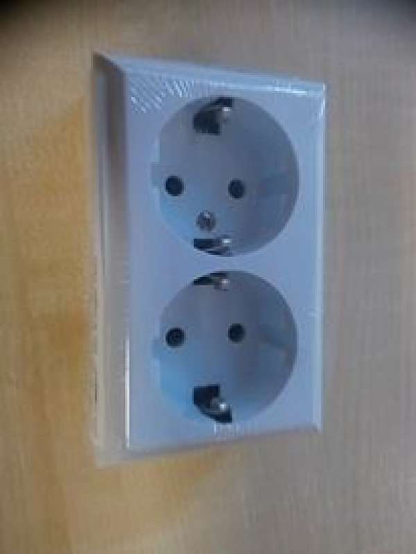 Business csatlakozóaljzat 2-es falon kívüli / beltéri Fehér