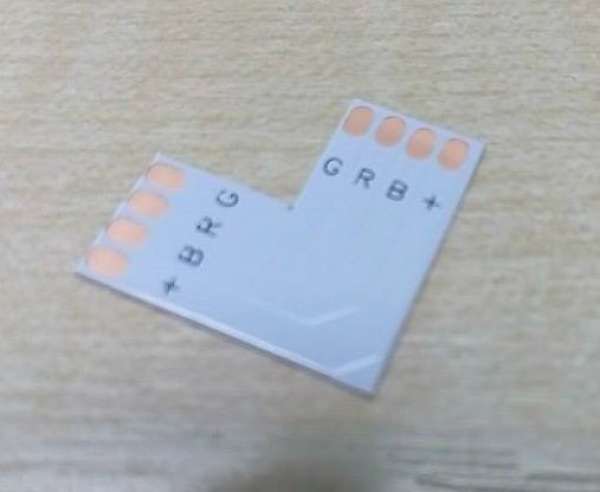 LED szalag sarok toldó RGB