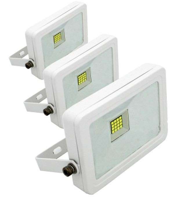 LED reflektor 50W MelegFehér 3000 Kelvin 5200 lumen, IP65 2 év garancia