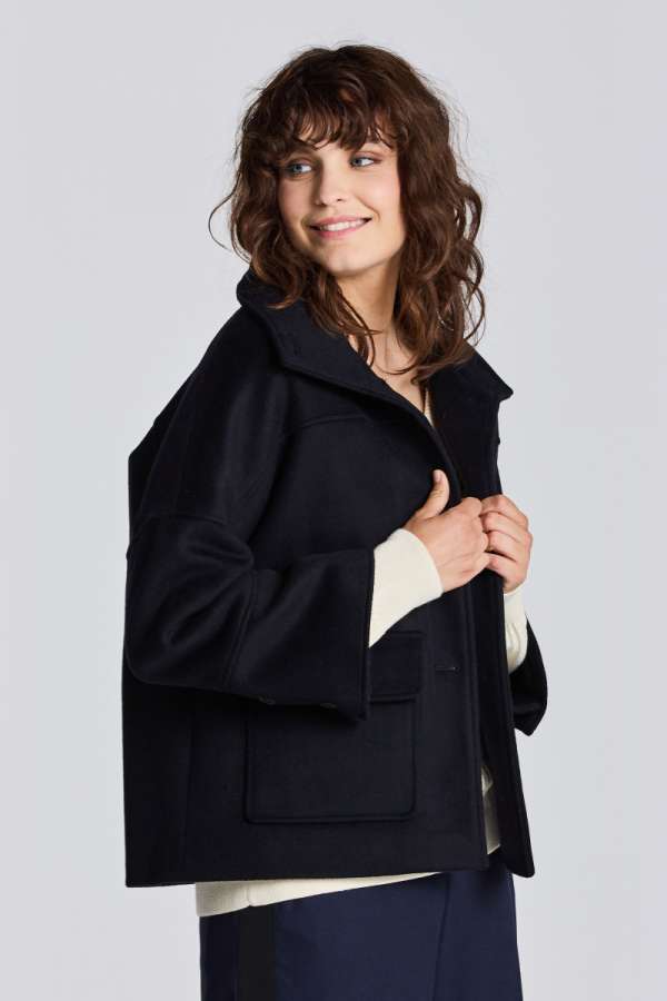 DZSEKI GANT D1. WOO BEND CROPPED JACKET EBONY BACK