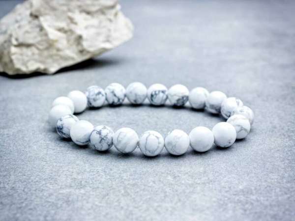 Howlit ásvány karkötő