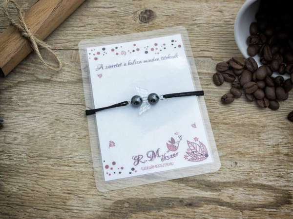 A szeretet a hematit angyal karkötő