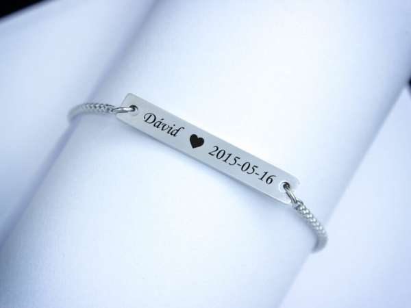 Csodaszép egyedi acél lap medálos karlánc