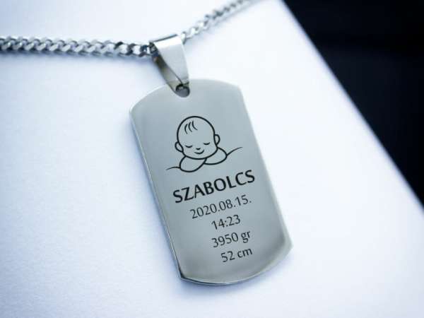Baba emlékőrző egyedi acél téglalap medálos nyaklánc Fiú