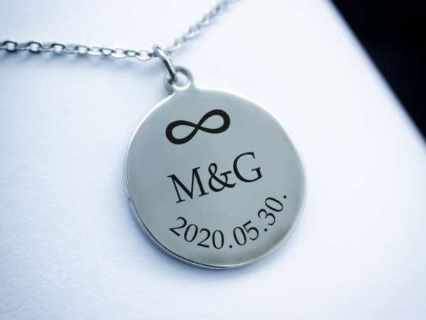 Ígéret egyedi acél kör medálos nyaklánc