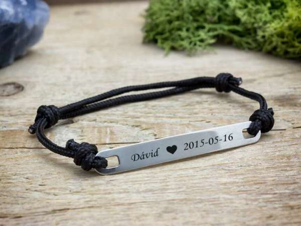 Gyermekem egyedi lapbetétes fekete microcord karkötő