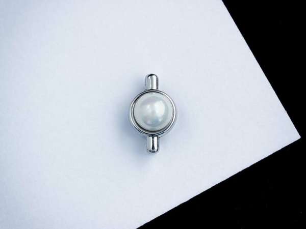 Gyöngy ezüst színű MoMents charm