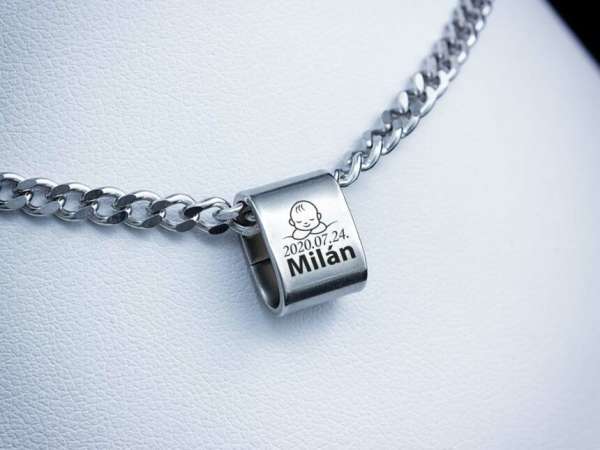 Kisfiam egyedi medálos MoMents pancer acél nyaklánc