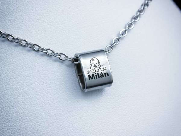 Kisfiam egyedi medálos MoMents anker acél nyaklánc