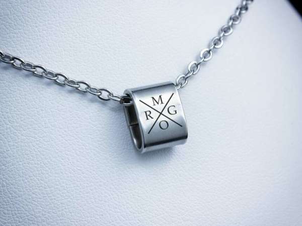 Amulett egyedi medálos MoMents anker acél nyaklánc