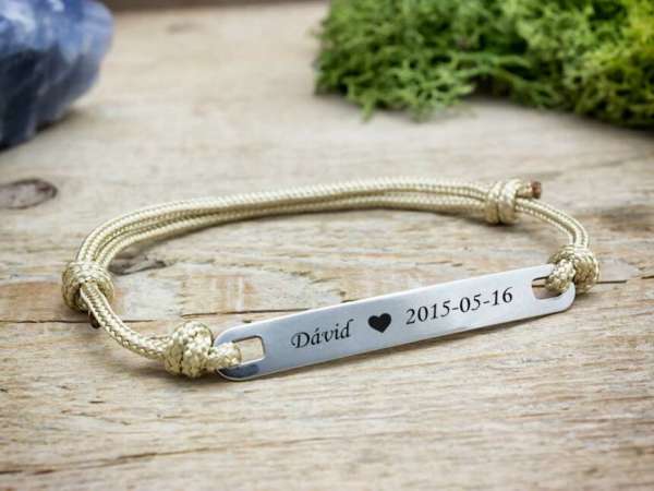 Gyermekem egyedi lapbetétes barna microcord karkötő