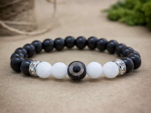 Oltalmazó szem vegyes ásvány karkötő