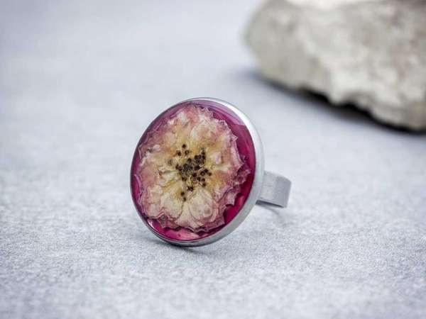 Apró rózsa műgyanta acél gyűrű