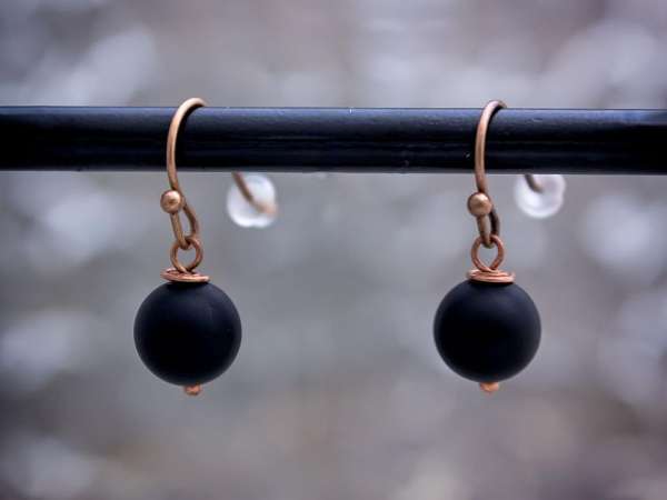 Matt ónix lógós réz drót fülbevaló 8mm