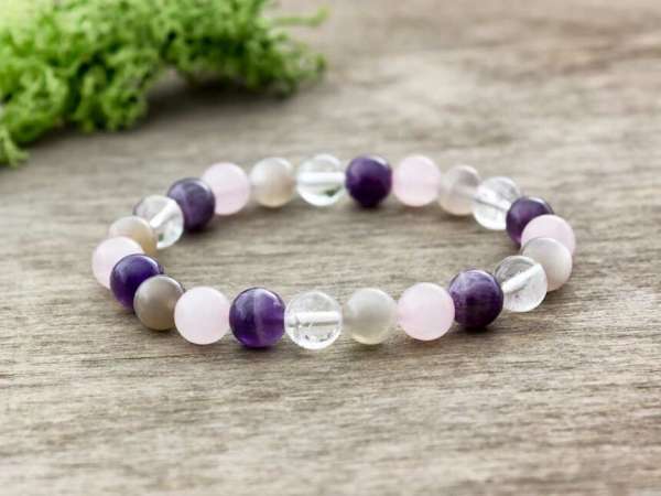 Ametiszt rózsakvarc hegyikristály és holdkő ásvány karkötő