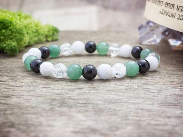 Menta szeretetet vegyes ásvány karkötő