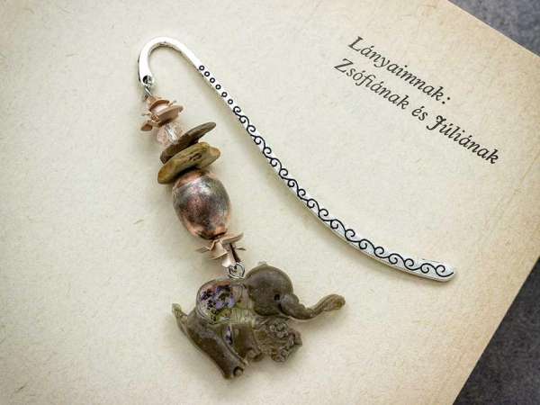 Mézvirágos Fáni műgyanta könyvjelző