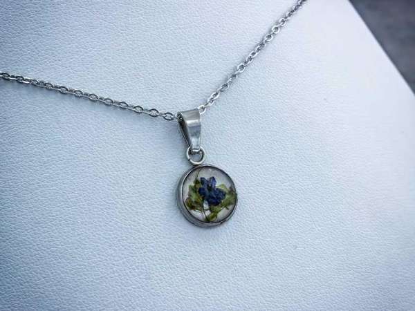 Apró levendula műgyanta nyaklánc