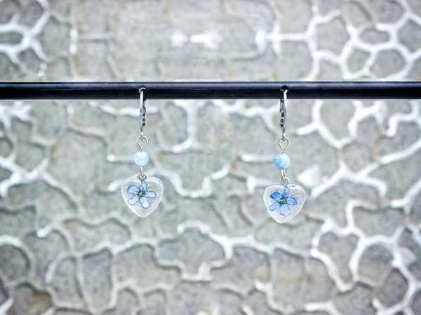 Kéknefelejcs műgyanta francia kapcsos acél fülbevaló