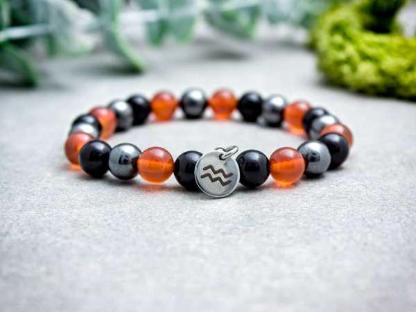 Vízöntő csillagjegy medálos ásvány karkötő