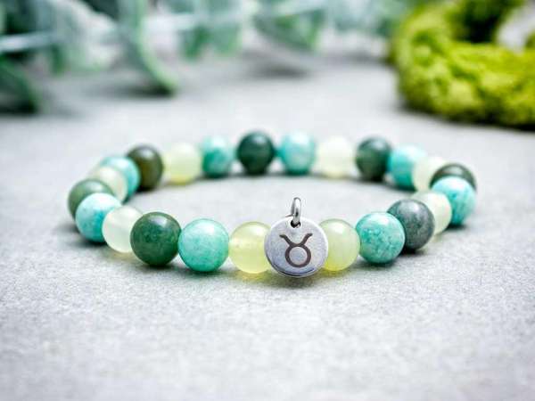 Bika csillagjegy medálos ásvány karkötő