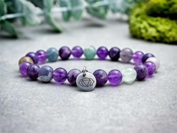 Harmadik szem csakra medálos ásvány karkötő