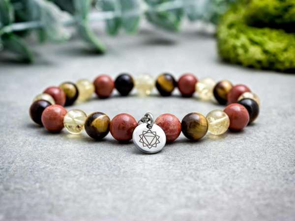 Napfonat csakra medálos ásvány karkötő