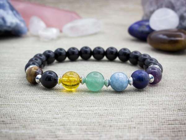 Az ónix szilárdsága csakra ásvány karkötő