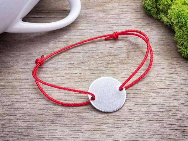 Gravírozható acél kör medálos vörös MiniM nanocord karkötő