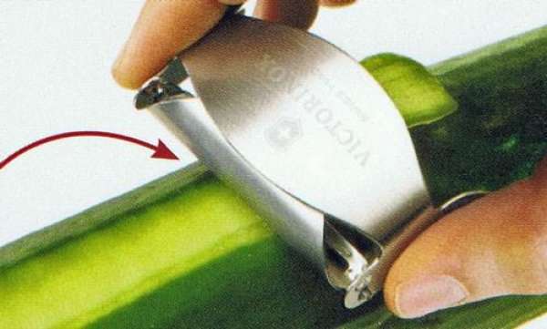 Burgonyahámozó PROFI Victorinox® 7.6074