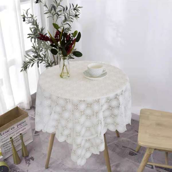 Körmintás  csipketerítő - 85x85 cm