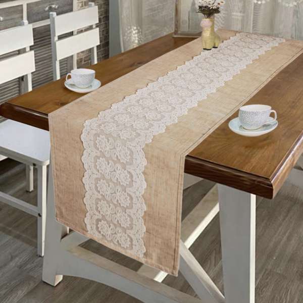 Drapp futó terítő középen csipkemintával - 35x110 cm