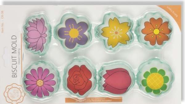 Virág Alakú Sütemény Kiszúró Készlet – 8 db, Műanyag, Tökéletes Sütikhez és Tortákhoz