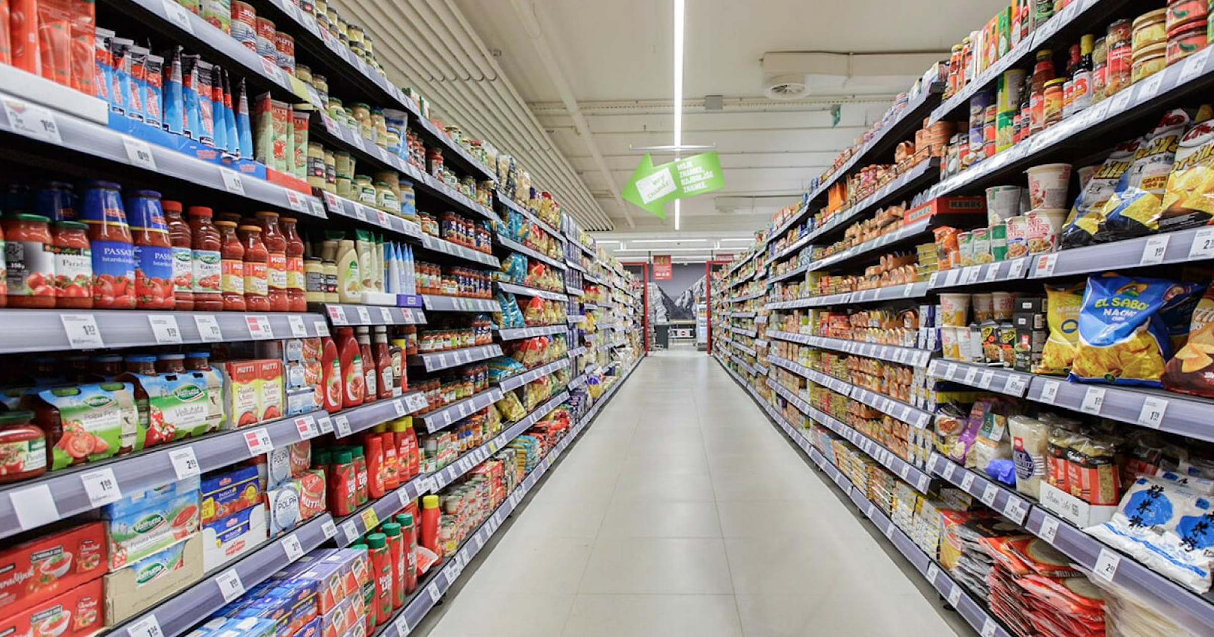 Újabb áruházláncnál változik a nyitvatartás