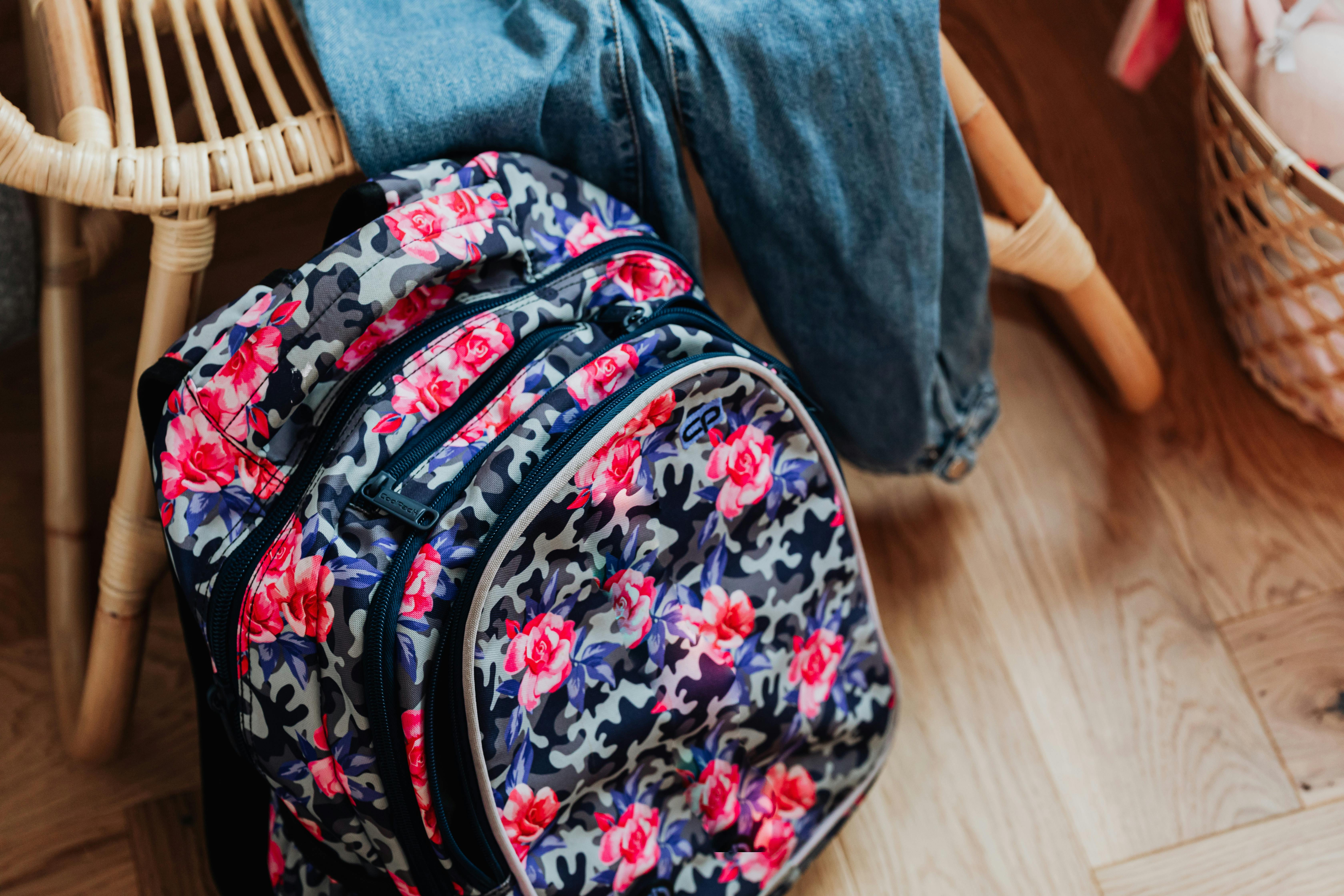 Az iskolatáskától a laptoptartóig: egy modern diák táskái