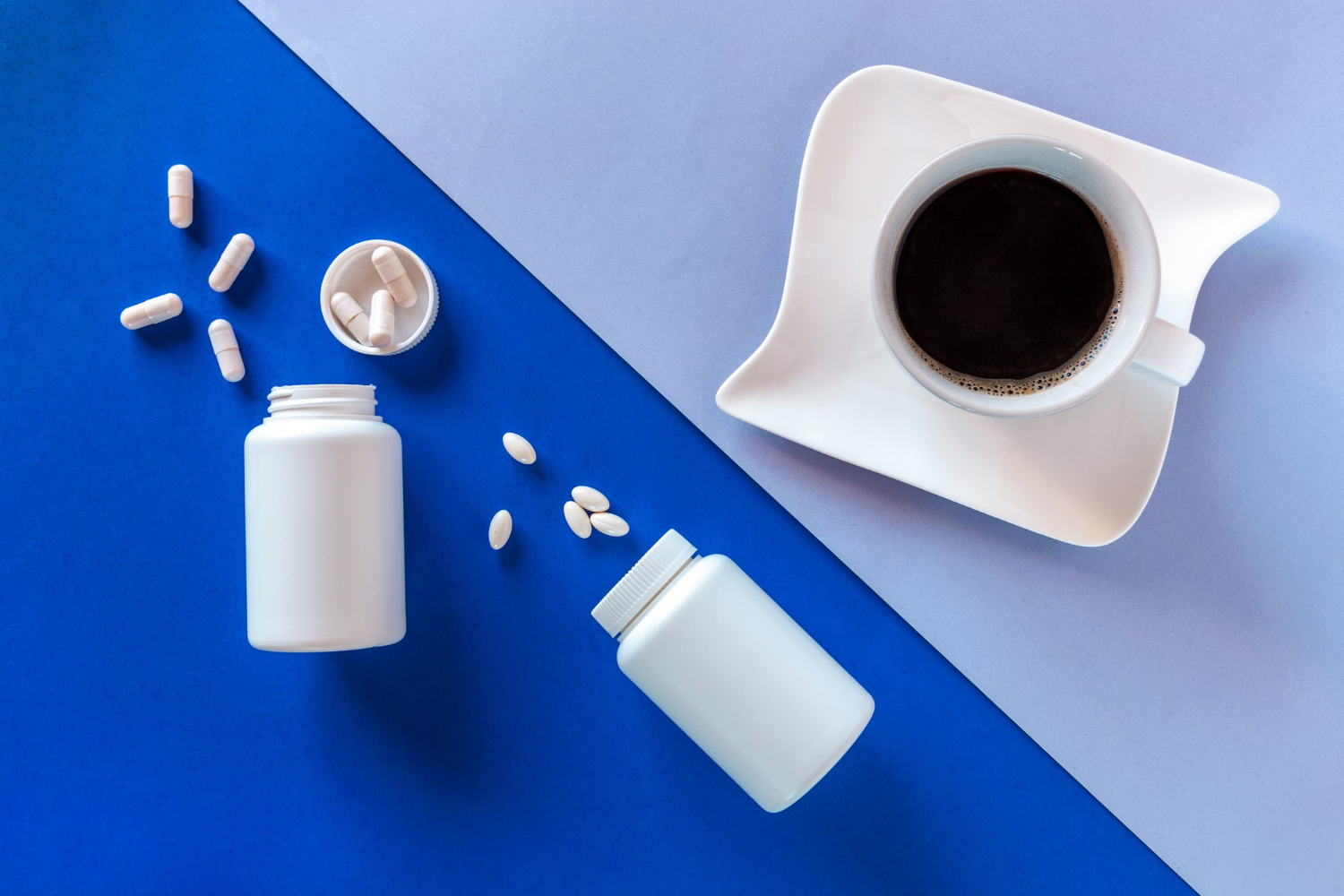 10 gyakori gyógyszer, amelyek veszélyesek lehetnek a kávéval, mit kell tudni