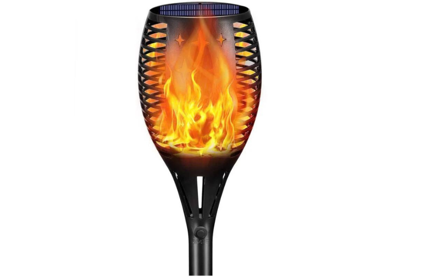 Az egyedülálló lángokat imitáló napelemes lámpa